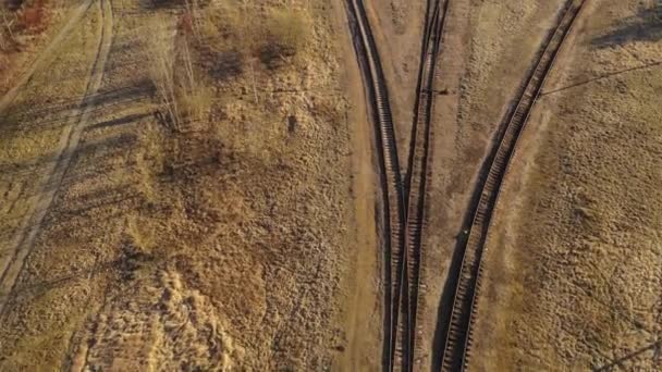 Drone Beelden Van Oude Roestige Spoorweg Tijdens Zomer Zonnige Dag — Stockvideo