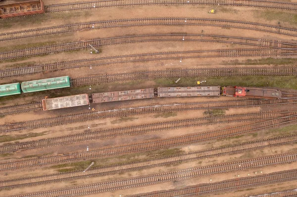 Drone Fotografering Järnvägs Depå Lastvagnar Och Tåg Vintern Molnig Dag — Stockfoto
