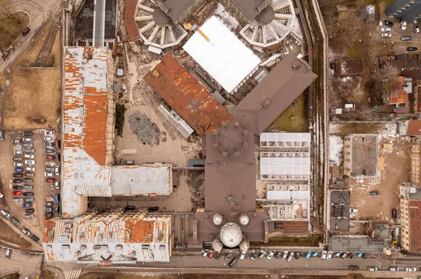 Drohnenaufnahmen Des Alten Gefängnisses Und Der Kirche Mitten Der Stadt — Stockfoto