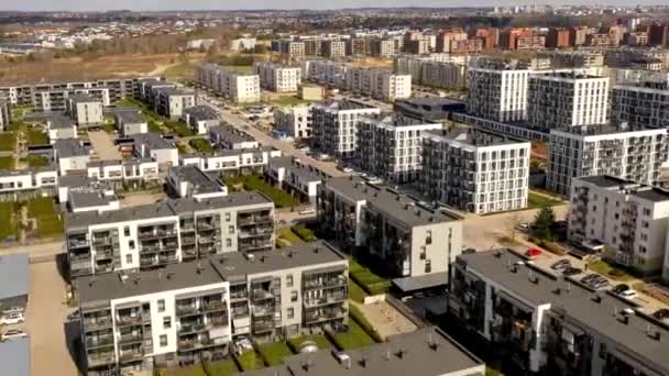 Nagranie Dronów Nowych Mieszkań Przedmieściach Widok Pod Wysokim Kątem — Wideo stockowe