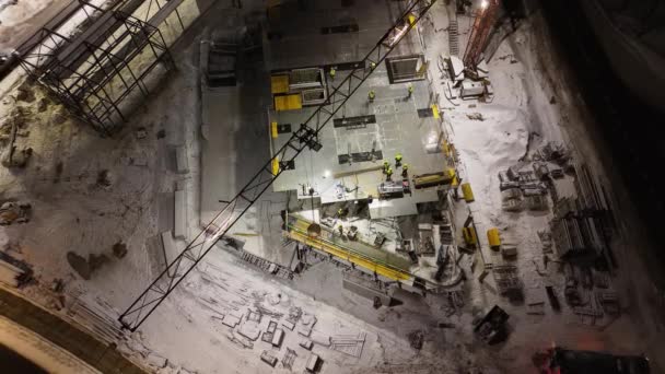 Drone Footage Construction Site Construction Workers Working Winter Night — Vídeo de Stock
