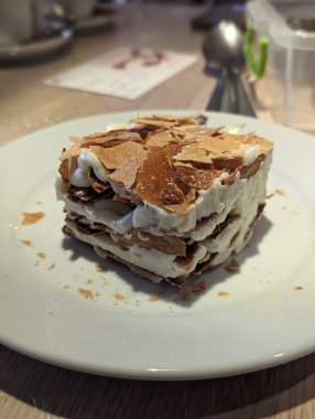 Lezzetli bir yiyeceğe yakın.