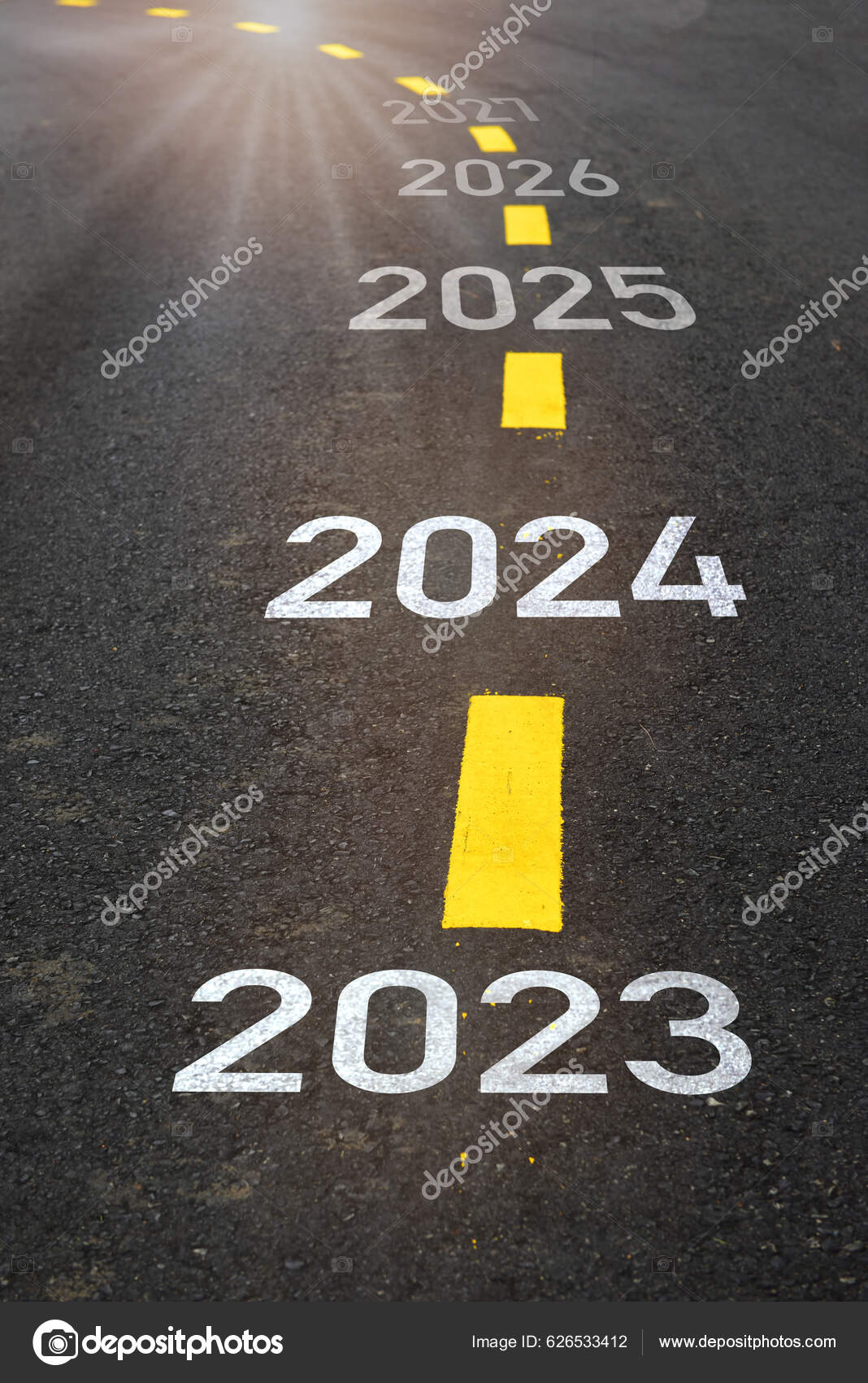 Ano Novo 2023 Ou Comece O Jogo Concept.word 2023 Palavras E Estratégia  Escritas Na Estrada Do Asfalto No Conceito Do Pôr-do-sol De Objetivos E  Desafios Ou Na Oportunidade De Negócio Do Sucesso