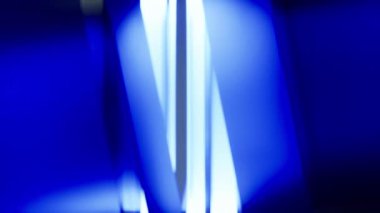 Arka ışıklandırmalı cam bant mavisi. Temiz Bileşim