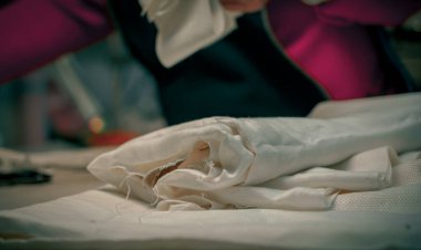 Çalışan terzinin ayrıntıları; Gelenek el yapımı kavramı