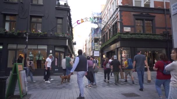 Лондон Великобритания Октября 2023 Года Тихоходные Люди Гуляющие Районе Оксфордской — стоковое видео
