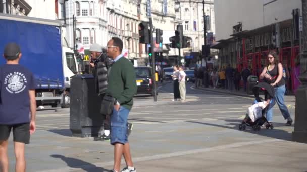 Londres Reino Unido Octubre 2023 Gente Cámara Lenta Caminando Por — Vídeos de Stock