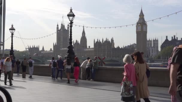 London Großbritannien Oktober 2023 Zeitlupenaufnahme Des Verkehrs Und Der Fußgänger — Stockvideo