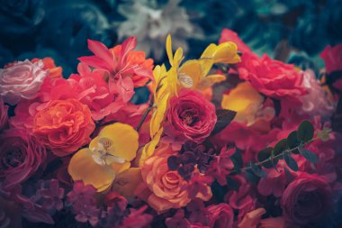 Arkaplan olarak yapay çiçekler; arkaplan olarak çiçek dokusu