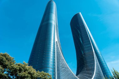 Hangzhou, Çin, 16 Mayıs 2024: Hangzhou, Çin 'deki modern ticari binaların manzarası; 