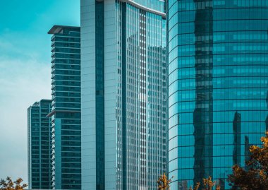 İş bölgesinde modern finans binaları; Mimari Geçmişler