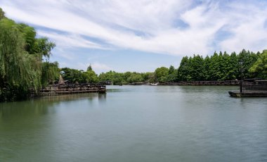 Wuzhen, Hangzhou, Çin, 29 Mayıs 2024: Wuzhen Antik Su Kenti, Çin 'in en ünlü tarihi ve kültürel şehirlerinden biridir.