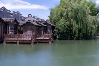 Wuzhen, Hangzhou, Çin, 29 Mayıs 2024: Wuzhen Antik Su Kenti, Çin 'in en ünlü tarihi ve kültürel şehirlerinden biridir.