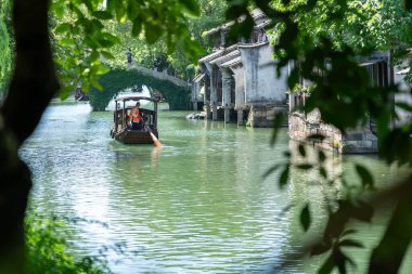 Wuzhen, Hangzhou, Çin, 29 Mayıs 2024: Wuzhen Antik Su Kenti, Çin 'in en ünlü tarihi ve kültürel şehirlerinden biridir.
