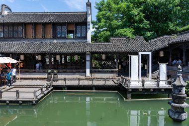Wuzhen, Hangzhou, Çin, 29 Mayıs 2024: Wuzhen Antik Su Kenti, Çin 'in en ünlü tarihi ve kültürel şehirlerinden biridir.