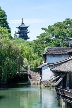 Wuzhen, Hangzhou, Çin, 29 Mayıs 2024: Wuzhen Antik Su Kenti, Çin 'in en ünlü tarihi ve kültürel şehirlerinden biridir.