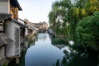 Wuzhen, Hangzhou, Çin, 29 Mayıs 2024: Wuzhen Antik Su Kenti, Çin 'in en ünlü tarihi ve kültürel şehirlerinden biridir.