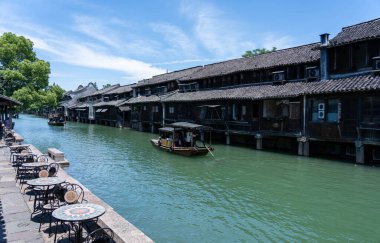 Wuzhen, Hangzhou, Çin, 29 Mayıs 2024: Wuzhen Antik Su Kenti, Çin 'in en ünlü tarihi ve kültürel şehirlerinden biridir.