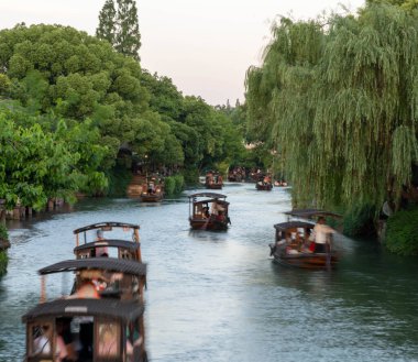 Wuzhen, Hangzhou, Çin, 29 Mayıs 2024: Wuzhen Antik Su Kenti, Çin 'in en ünlü tarihi ve kültürel şehirlerinden biridir.