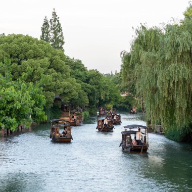 Wuzhen, Hangzhou, Çin, 29 Mayıs 2024: Wuzhen Antik Su Kenti, Çin 'in en ünlü tarihi ve kültürel şehirlerinden biridir.