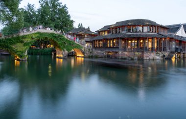 Wuzhen, Hangzhou, Çin, 29 Mayıs 2024: Wuzhen Antik Su Kenti, Çin 'in en ünlü tarihi ve kültürel şehirlerinden biridir.