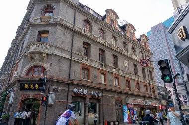 Şangay, Çin, 4 Haziran 2024: Şangay 'daki Nanjing alışveriş sokağından bir görüntü, Şangay' daki Bund yakınlarındaki en popüler yer..