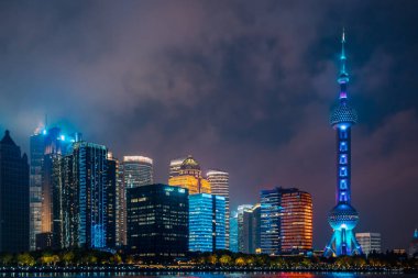 Geceleri kentsel gökdelenler, shanghai; 