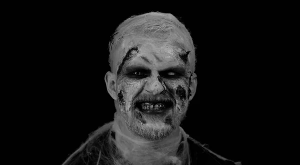 Retrato Homem Sinistro Traje Carnaval Halloween Zumbi Louco Com Sangrento — Fotografia de Stock