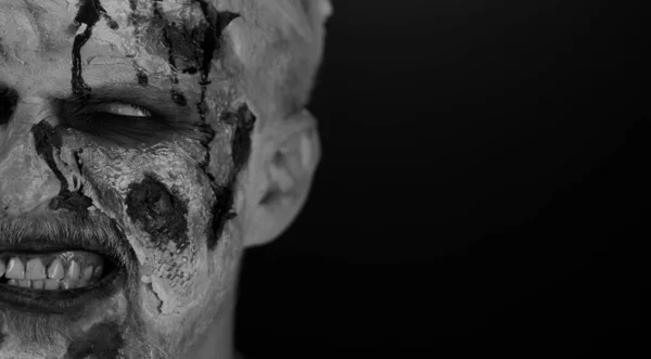 Close Zombie Man Gezicht Make Met Wonden Littekens Witte Contactlenzen — Stockfoto