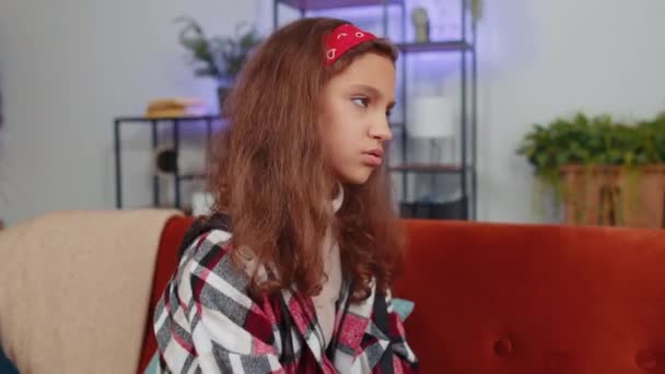 Obosit Adolescenta Copil Copil Copil Culcat Pat Luând Odihnă Domiciliu — Videoclip de stoc