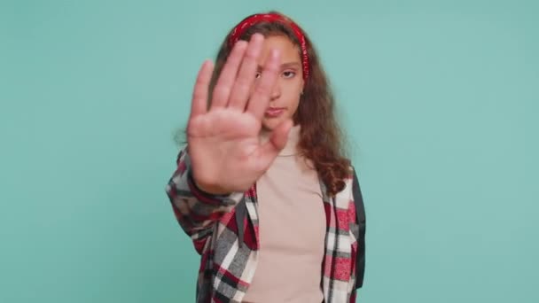 Σταμάτα Χειρονομία Θυμωμένη Νεαρή Προ Έφηβος Παιδί Κορίτσι Λένε Δεν — Αρχείο Βίντεο
