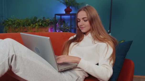 Portrait Girl Sitting Couch Closing Laptop Finishing Work Living Room — Vídeo de Stock