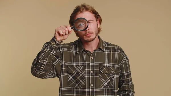 Investigator Researcher Scientist Man Holding Magnifying Glass Face Looking Camera — Fotografia de Stock