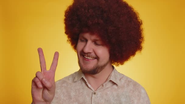 Bearded Man Lush Afro Hairstyle Coiffure Showing Victory Sign Hoping — Stock Video