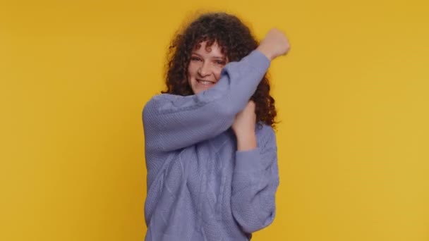 Happy Joyful Curly Haired Woman Shouting Raising Fists Gesture Did — Vídeos de Stock