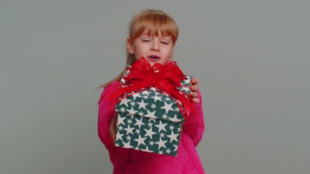 Lovely Smiling Young Preteen Child Girl Kid Presenting Birthday Gift — Stock videók