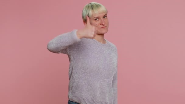 Hipster Woman Short Blonde Hair Raises Thumbs Agrees Something Gives — Vídeos de Stock