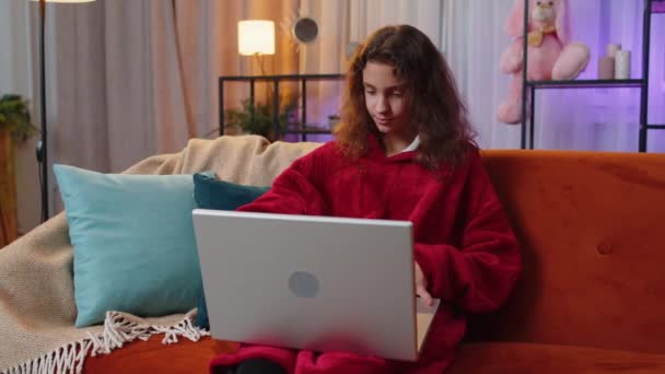 Lovely Preteen Girl Freelancer Home Night Playroom Sitting Couch Opens — Vídeo de Stock