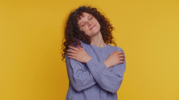 Come Want Embrace You Happy Smiling Curly Haired Woman Spread — стоковое видео