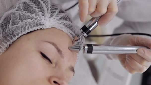 Electrical Pulses Cosmetic Procedures Smooth Out Wrinkles Restore Rejuvenate Middle — Stockvideo