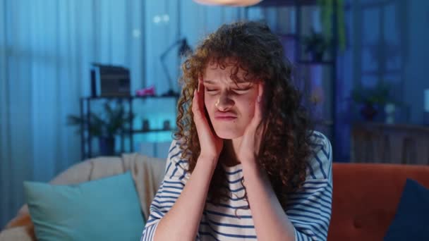 Baş Ağrısı Tansiyon Migren Stres Ekşitme Yüksek Tansiyon Gibi Hastalıkları — Stok video