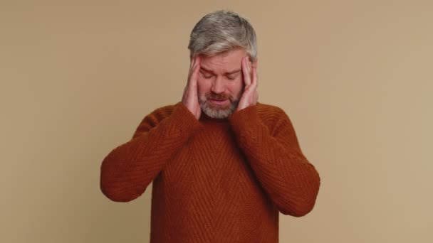 Senior Middle Aged Man Sweater Rubbing Temples Cure Headache Problem — 图库视频影像