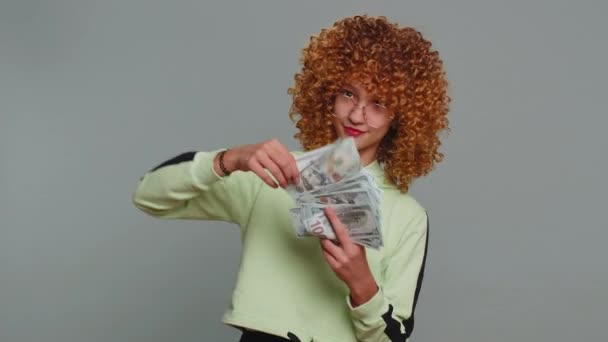 Teenager Child Girl Kid Curly Frizzy Hairstyle Wasting Throwing Money — Video