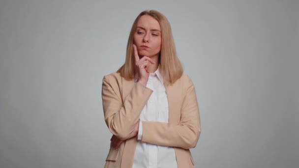 Thoughtful Clever Business Woman Rubbing Her Chin Looking Aside Pensive — Vídeo de Stock
