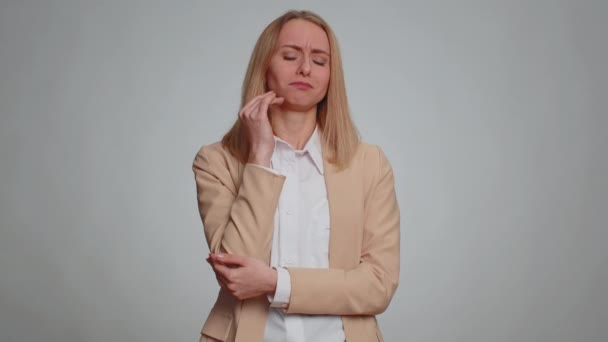 Smutna Rozczarowana Bizneswoman Wyciera Łzy Płacze Rozpaczy Będąc Smutną Powodu — Wideo stockowe