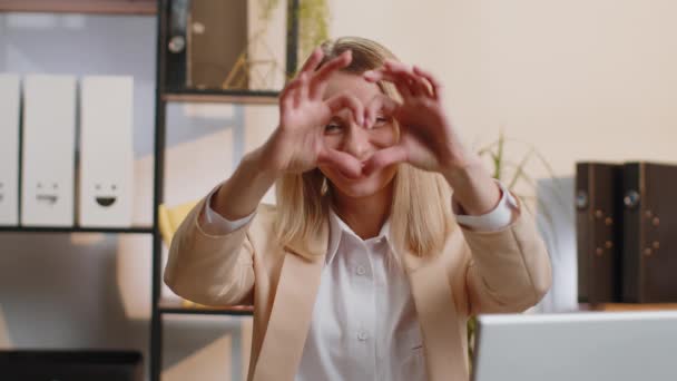Love You Young Business Woman Makes Symbol Love Showing Heart — Stockvideo