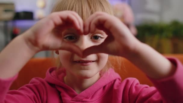Love You Child Kid Girl Makes Symbol Love Showing Heart – Stock-video