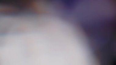 Light farklı olaylar ve projeler için 4K görüntü sızdırır. Şimdiki görüntülerinizin üzerine bırakın, Ekle ya da Ekran Karıştır kiplerini kullanarak birleştirin. Optik parlaklık lensi Bokeh geçişi arkaplanı örtüyor