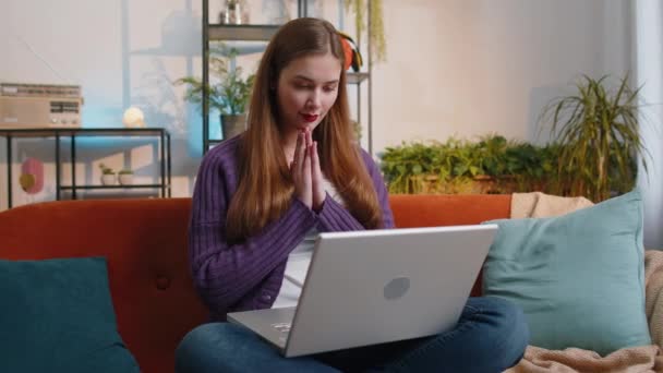 God Wow Surprised Young Woman Using Laptop Computer Receive Good — Wideo stockowe