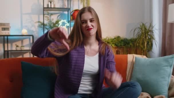 Dislike Portrait Upset Woman Showing Thumbs Sign Gesture Expressing Discontent — Stock Video